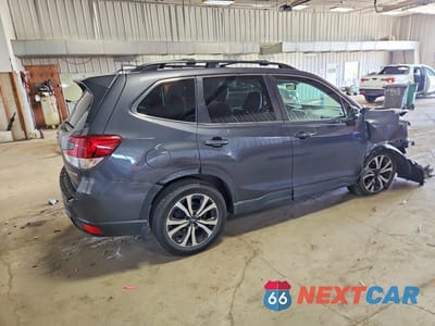 Trzecie zdjęcie samochodu z tyłu: 2021 SUBARU FORESTER LIMITED VIN:JF2SKAUC5MH546752 - miniatura