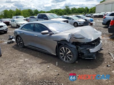 Czwarte zdjęcie samochodu z boku: 2025 LUCID MOTORS AIR TOURING VIN:50EA1TEA4SA020183 - miniatura