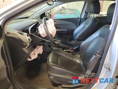 Zdjęcie 7 z 12 samochodu: 2020 CHEVROLET SONIC PREMIER VIN:1G1JF5SBXL4117492 - miniatura
