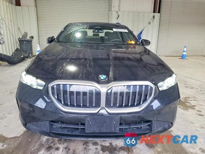 Piąte zdjęcie samochodu w środku: 2025 BMW 530 XI VIN:WBA53FJ01SCT20361 - miniatura