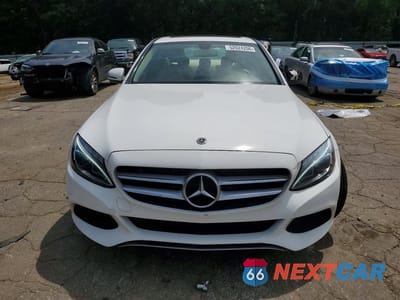 Piąte zdjęcie samochodu w środku: 2018 MERCEDES-BENZ C 300 VIN:55SWF4JB8JU275424 - miniatura