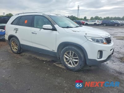 Czwarte zdjęcie samochodu z boku: 2015 KIA SORENTO LX VIN:5XYKTCA65FG607809 - miniatura