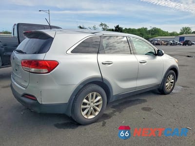 Trzecie zdjęcie samochodu z tyłu: 2017 KIA SORENTO L VIN:5XYPG4A38HG238100 - miniatura