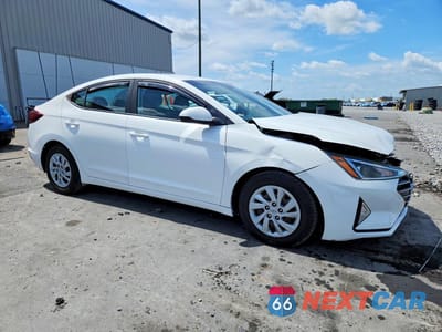 Czwarte zdjęcie samochodu z boku: 2020 HYUNDAI ELANTRA SE VIN:5NPD74LF7LH531093 - miniatura