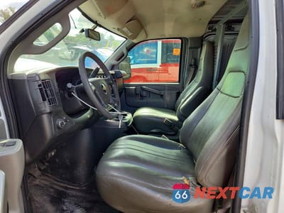 Zdjęcie 7 z 13 samochodu: 2017 CHEVROLET EXPRESS G2500 VIN:1GCWGAFF8H1139077 - miniatura