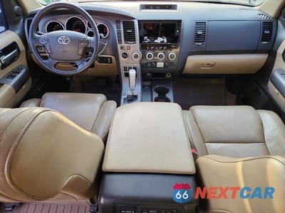 Zdjęcie 8 z 13 samochodu: 2010 TOYOTA SEQUOIA LIMITED VIN:5TDJY5G14AS034434 - miniatura