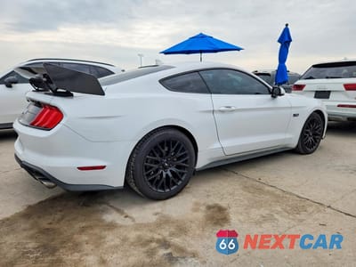 Trzecie zdjęcie samochodu z tyłu: 2022 FORD MUSTANG GT VIN:1FA6P8CF8N5136302 - miniatura