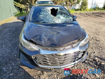 Piąte zdjęcie samochodu w środku: 2019 CHEVROLET CRUZE LT VIN:1G1BE5SM4K7109720 - miniatura