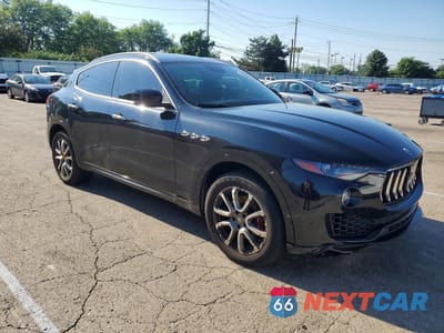 Czwarte zdjęcie samochodu z boku: 2017 MASERATI LEVANTE VIN:ZN661XUA9HX257744 - miniatura