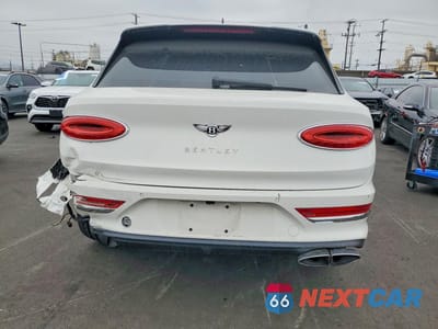 Zdjęcie 6 z 13 samochodu: 2023 BENTLEY BENTAYGA VIN:SJAAT2ZV3PC024390 - miniatura