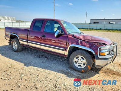 Czwarte zdjęcie samochodu z boku: 2002 CHEVROLET SILVERADO K1500 VIN:2GCEK19T721237563 - miniatura