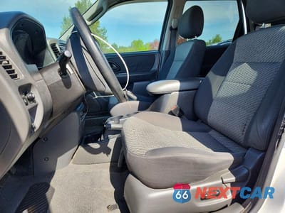 Zdjęcie 7 z 12 samochodu: 2004 FORD ESCAPE XLT VIN:1FMYU03124KA99387 - miniatura