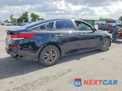 Trzecie zdjęcie samochodu z tyłu: 2019 KIA OPTIMA LX VIN:5XXGT4L37KG339729 - miniatura
