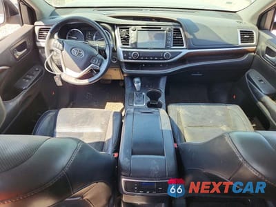 Zdjęcie 8 z 13 samochodu: 2015 TOYOTA HIGHLANDER LIMITED VIN:5TDDKRFH5FS222973 - miniatura