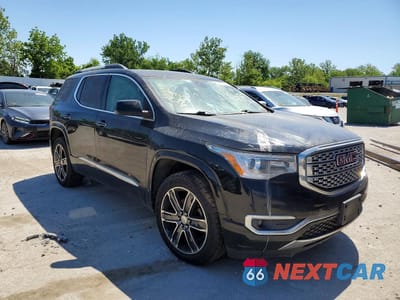 Czwarte zdjęcie samochodu z boku: 2019 GMC ACADIA DENALI VIN:1GKKNXLS7KZ186350 - miniatura