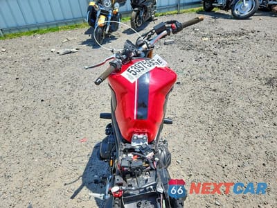 Zdjęcie 6 z 9 samochodu: 2014 YAMAHA FZ09 VIN:JYARN33E6EA001040 - miniatura