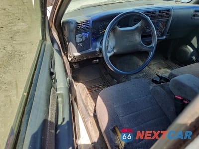 Zdjęcie 8 z 11 samochodu: 1996 CHEVROLET S TRUCK S10 VIN:1GCCS19X9TK224096 - miniatura