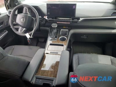 Zdjęcie 8 z 13 samochodu: 2026 TOYOTA SIENNA LIMITED 7-PASSENGER VIN:5TDZSKFC0TS249740 - miniatura