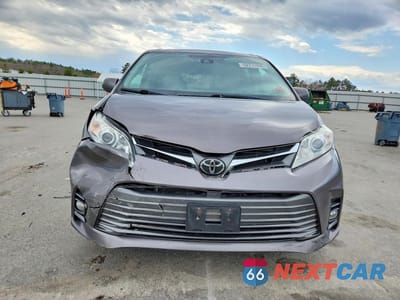 Piąte zdjęcie samochodu w środku: 2019 TOYOTA SIENNA XLE 8-PASSENGER VIN:5TDYZ3DC3KS988776 - miniatura