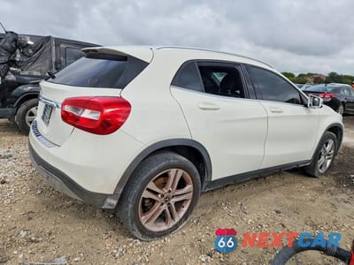 Trzecie zdjęcie samochodu z tyłu: 2018 MERCEDES-BENZ GLA 250 VIN:WDCTG4EB1JJ406269 - miniatura
