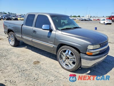 Czwarte zdjęcie samochodu z boku: 2000 CHEVROLET SILVERADO C1500 VIN:2GCEC19T4Y1359075 - miniatura