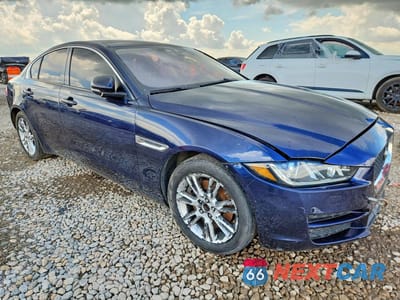 Czwarte zdjęcie samochodu z boku: 2018 JAGUAR XE PREMIUM VIN:SAJAD4FX4JCP34355 - miniatura