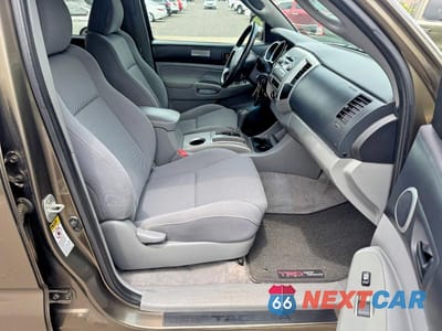 Piąte zdjęcie samochodu w środku: 2011 TOYOTA TACOMA DOUBLE CAB VIN:3TMLU4EN8BM060850 - miniatura