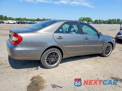 Trzecie zdjęcie samochodu z tyłu: 2002 TOYOTA CAMRY XLE VIN:4T1BE32K62U565015 - miniatura