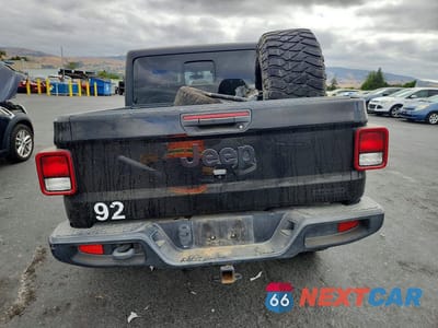 Zdjęcie 6 z 13 samochodu: 2020 JEEP GLADIATOR SPORT VIN:1C6HJTAG8LL164782 - miniatura