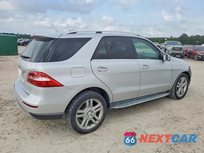 Trzecie zdjęcie samochodu z tyłu: 2015 MERCEDES-BENZ ML 350 VIN:4JGDA5JB3FA497183 - miniatura