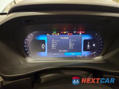 Zdjęcie 9 z 13 samochodu: 2025 VOLVO XC40 PLUS VIN:YV4L12UE5S2563481 - miniatura