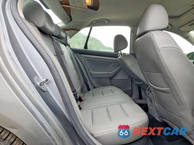 Zdjęcie 10 z 12 samochodu: 2008 VOLKSWAGEN JETTA SE VIN:3VWRM71K08M028892 - miniatura