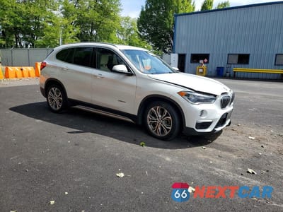 Czwarte zdjęcie samochodu z boku: 2016 BMW X1 XDRIVE28I VIN:WBXHT3Z38G4A51683 - miniatura