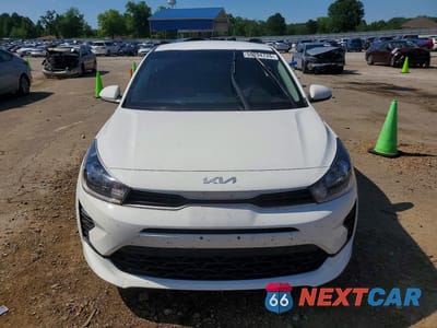 Piąte zdjęcie samochodu w środku: 2023 KIA RIO LX VIN:3KPA24ADXPE554302 - miniatura