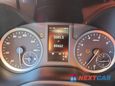 Zdjęcie 9 z 13 samochodu: 2021 MERCEDES-BENZ METRIS VIN:W1WV0FEY5M3842817 - miniatura