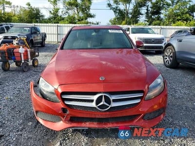 Piąte zdjęcie samochodu w środku: 2018 MERCEDES-BENZ C 300 VIN:55SWF4JB6JU255172 - miniatura