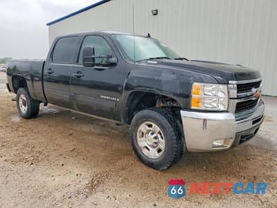 Czwarte zdjęcie samochodu z boku: 2008 CHEVROLET SILVERADO C2500 HEAVY DUTY VIN:1GCHC23698F105781 - miniatura