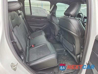 Zdjęcie 11 z 13 samochodu: 2024 JEEP GRAND CHEROKEE LAREDO VIN:1C4RJHAG3RC706129 - miniatura