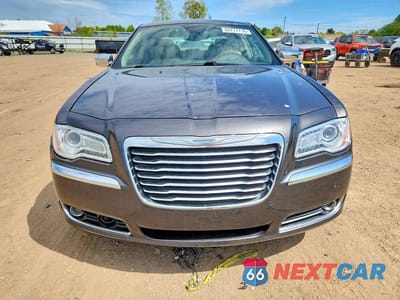 Piąte zdjęcie samochodu w środku: 2014 CHRYSLER 300C VIN:2C3CCAKG6EH139030 - miniatura