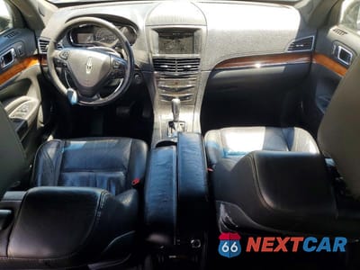 Zdjęcie 8 z 13 samochodu: 2014 LINCOLN MKT VIN:2LMHJ5NK7EBL57835 - miniatura