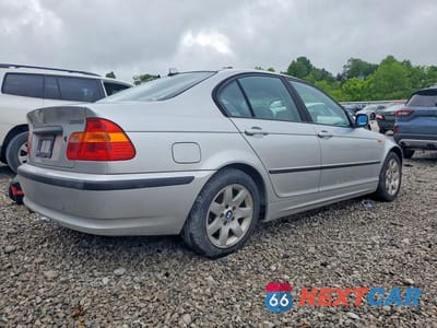 Trzecie zdjęcie samochodu z tyłu: 2004 BMW 325 I VIN:WBAEV33464KW15618 - miniatura