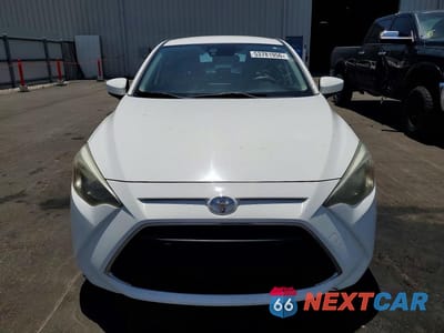 Piąte zdjęcie samochodu w środku: 2019 TOYOTA YARIS L VIN:3MYDLBYV2KY505441 - miniatura