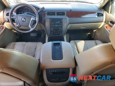 Zdjęcie 8 z 13 samochodu: 2009 GMC YUKON XL C1500 SLT VIN:1GKFC36099R127207 - miniatura