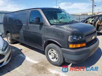 Czwarte zdjęcie samochodu z boku: 2019 CHEVROLET EXPRESS G2500 - CARGO VAN VIN:1GCWGBFPXK1330912 - miniatura
