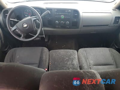 Zdjęcie 8 z 12 samochodu: 2011 CHEVROLET SILVERADO C1500 LS VIN:1GCRCREA5BZ459012 - miniatura