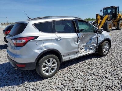 Trzecie zdjęcie samochodu z tyłu: 2018 FORD ESCAPE SE VIN:1FMCU9GD2JUA84861 - miniatura