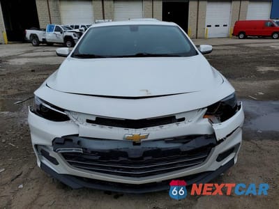 Piąte zdjęcie samochodu w środku: 2017 CHEVROLET MALIBU LT VIN:1G1ZE5ST9HF244082 - miniatura