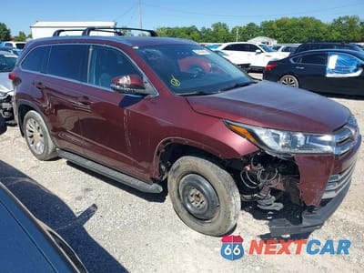 Czwarte zdjęcie samochodu z boku: 2018 TOYOTA HIGHLANDER LIMITED PLATINUM VIN:5TDDZRFH9JS894765 - miniatura