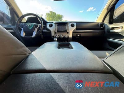 Zdjęcie 9 z 10 samochodu: 2015 TOYOTA TUNDRA SR5 VIN:5TFDW5F12FX440668 - miniatura