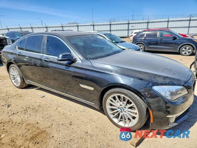 Czwarte zdjęcie samochodu z boku: 2013 BMW 750 XI VIN:WBAYB6C53DC998363 - miniatura